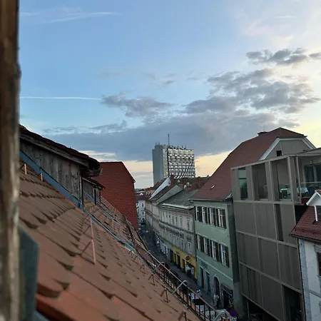 Apartment, Zentral 3